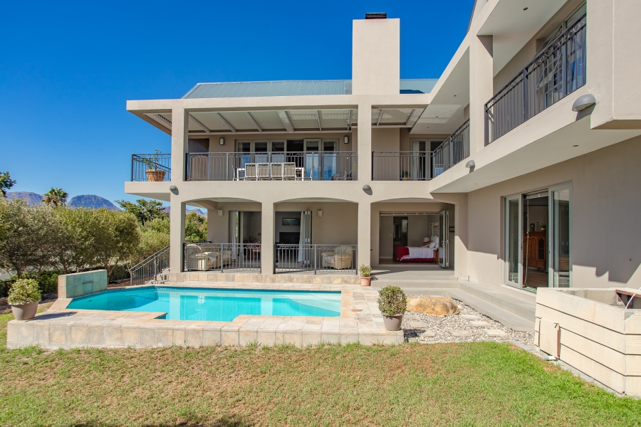 5 Bedroom Property for Sale in Lemoenkloof Western Cape